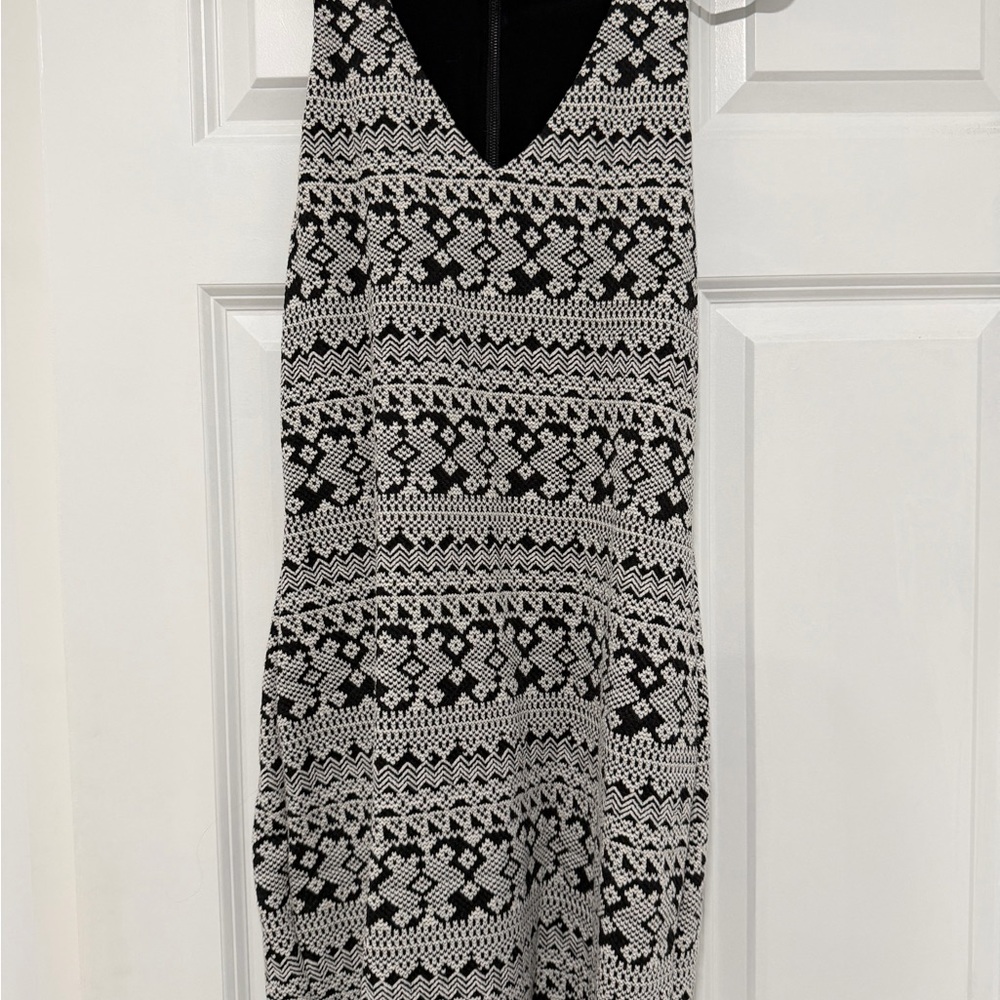 Tart Black & White V-Neck Women's bodycon Dress